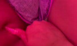 [SexTape] Nicole Dobrikov – She’s having an orgasm while masturbating with her hands !