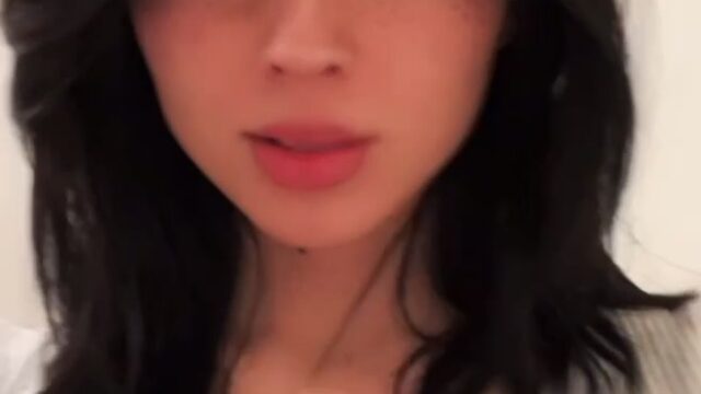 Noemie Lili show off BOOBS on cam !!! Oh Yeah