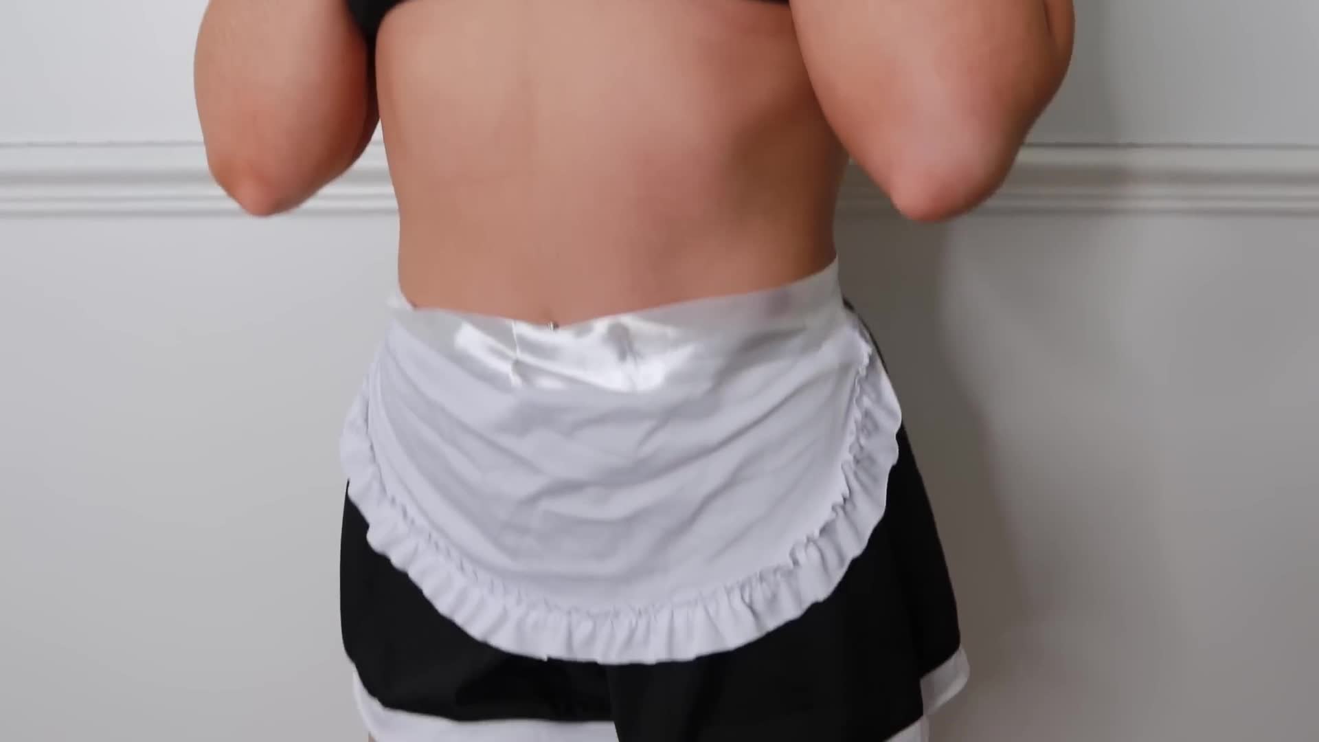 Charlotte Parkes Show off BIG BOOTY on livestream !!!
