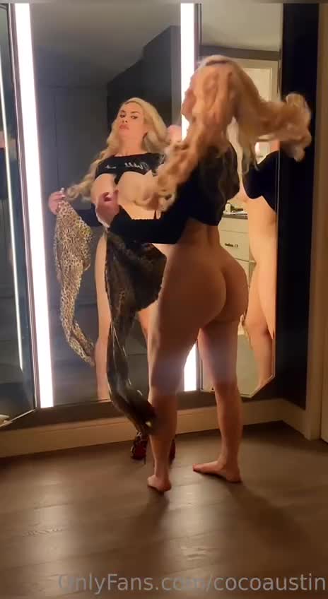 Coco Austin Nu.de Public BIG BOOBS on the plane !!!