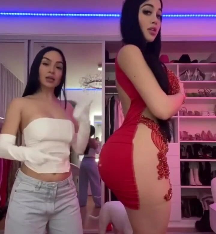 Jailyne Ojeda with Friends BIG BOOTY Everywhere!!!