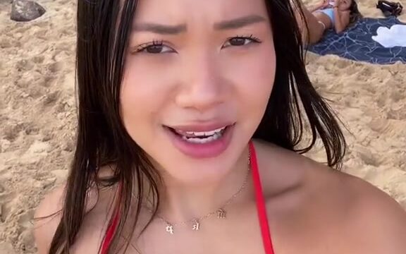 Meilani Kalei [Red Bikini] show Body on the beach !!!