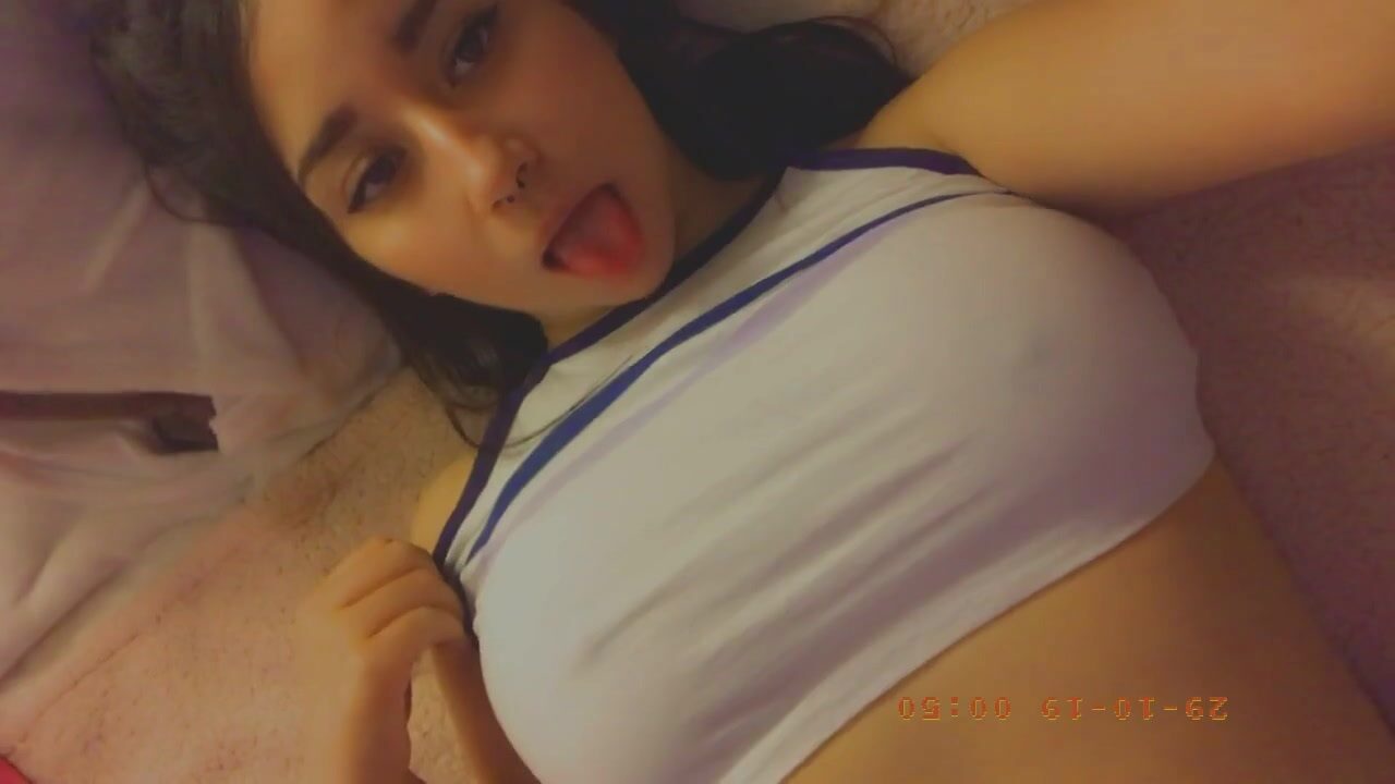 Valeria Belen teasing with Erotic body !!! Oh