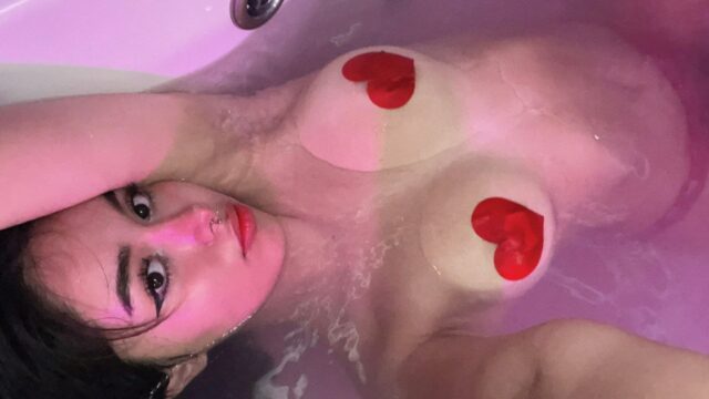 Xlightmoonx/0nlyfans Nu.de in bathtub !!! Naked Video