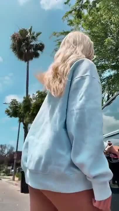 Natalie Reynolds Juicy Butt twerking outdoor !!!