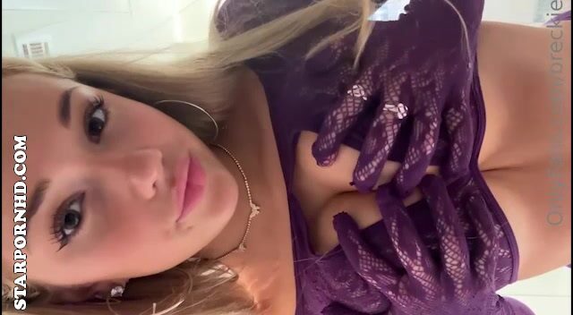 Breckie Hill [ Onlyfans ] tease with BIG BOOBS – New Video