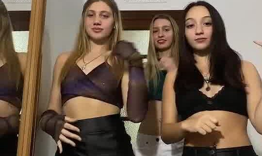 Candela Flores w/ Friends sexy dance !!!