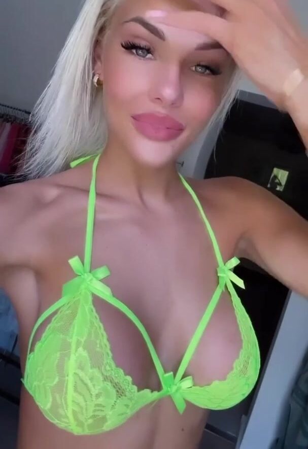 Sofya Zhuk Show Erotic body !!! Hot Video