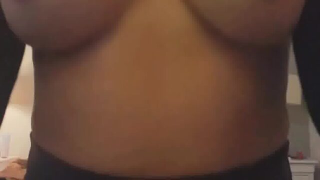 Paige VanZant Nude BOOBS on cam !!! Naked Video