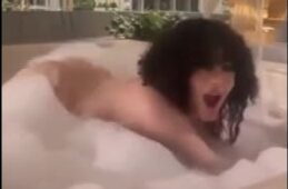 meldadel Nude Big Ass twerk in bathtub – Naked Video