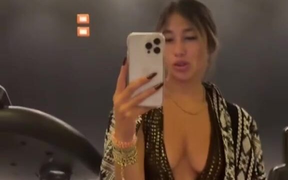 ppwyang__ Show off perfect nature BOOBS !!!