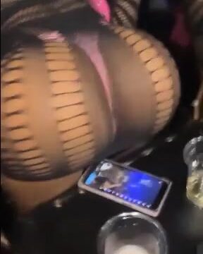 Asian Doll Nude Show Big Ass twerk in party !!!