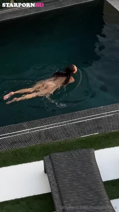 Anna Malygon Nude in Swimming Pool – Naked Video