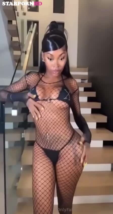 Asian Doll Nude Show off Big Booty twerk !!! Onlyfans Leak