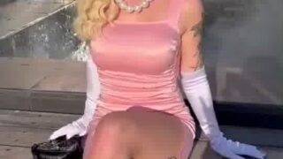 Lowri Rose [ Onlyfans ] Public Hot body !!!