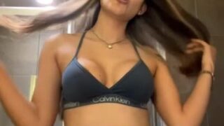 Mafershof Stripping show erotic body – Video Onlyfans