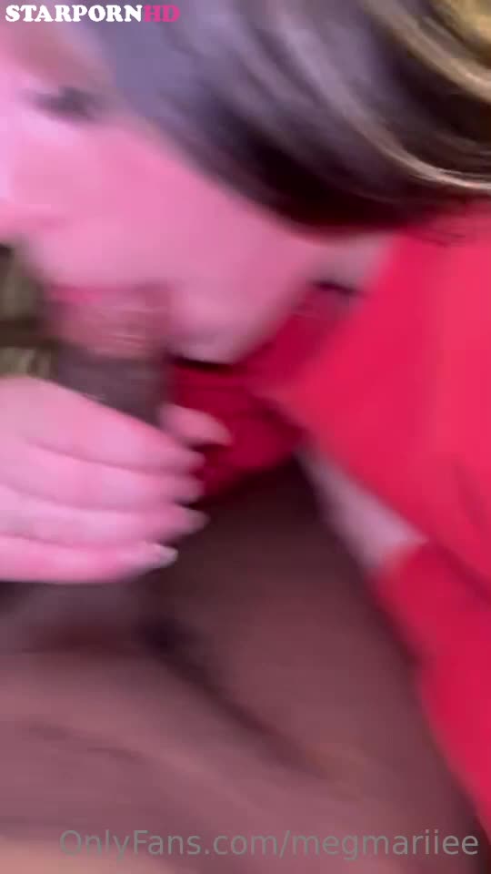 Megan McCarthy [Meggyeggo] Tease with Erotic body !!!