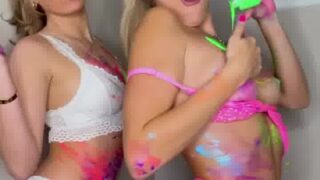 Michelle Scott w/ Friends Body paint – Video Onlyfans