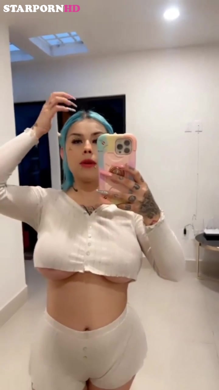 Monafashion Show off Big Boobs on cam – Video Onlyfans