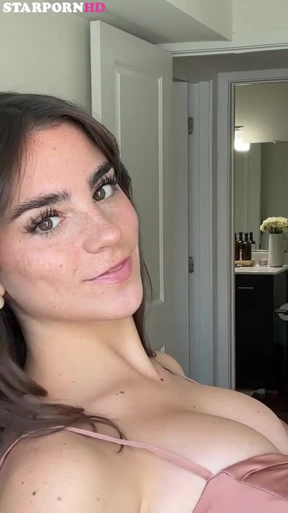 Sofiacrnilovic show Boobs on cam – New Video