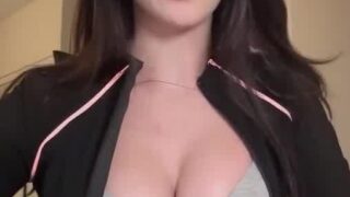 Soogsx Onlyfans Leaked – Stripping leak BOOBS !!!