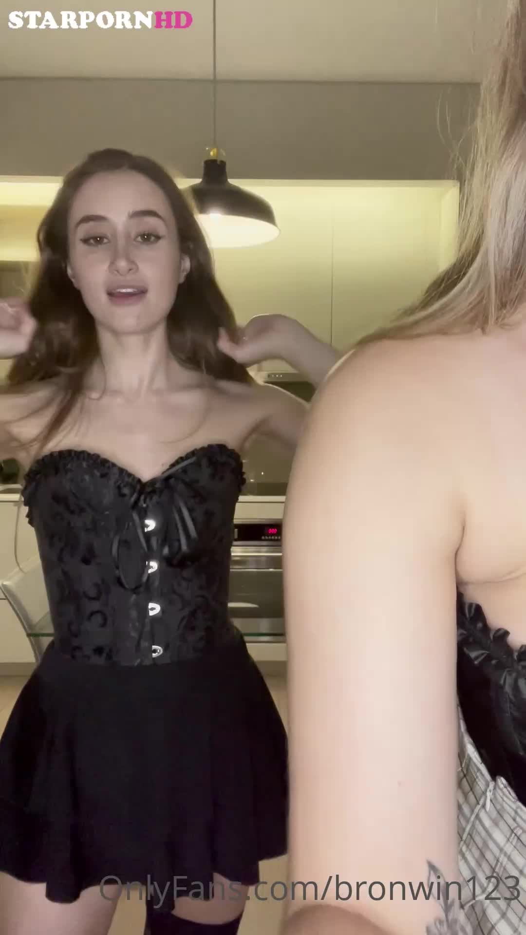 Bronwin Aurora Sex Tape Leaked – FuckHard Threesome with friends !!!