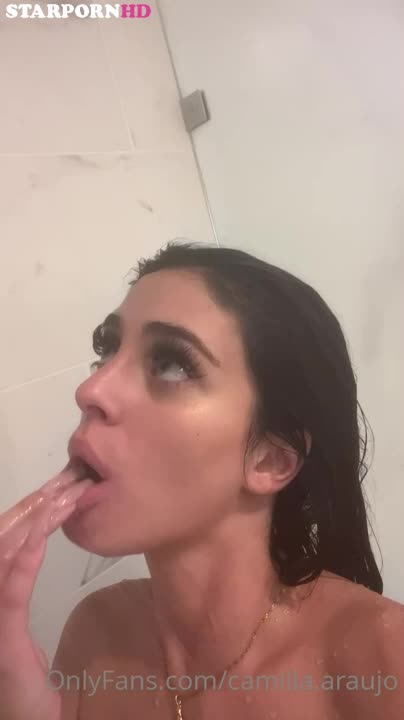 Camilla Araujo Sucking her finger – Video Onlyfans