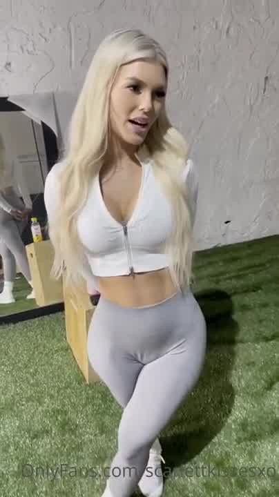 ScarlettkissesXO My personal trainer fucked me!
