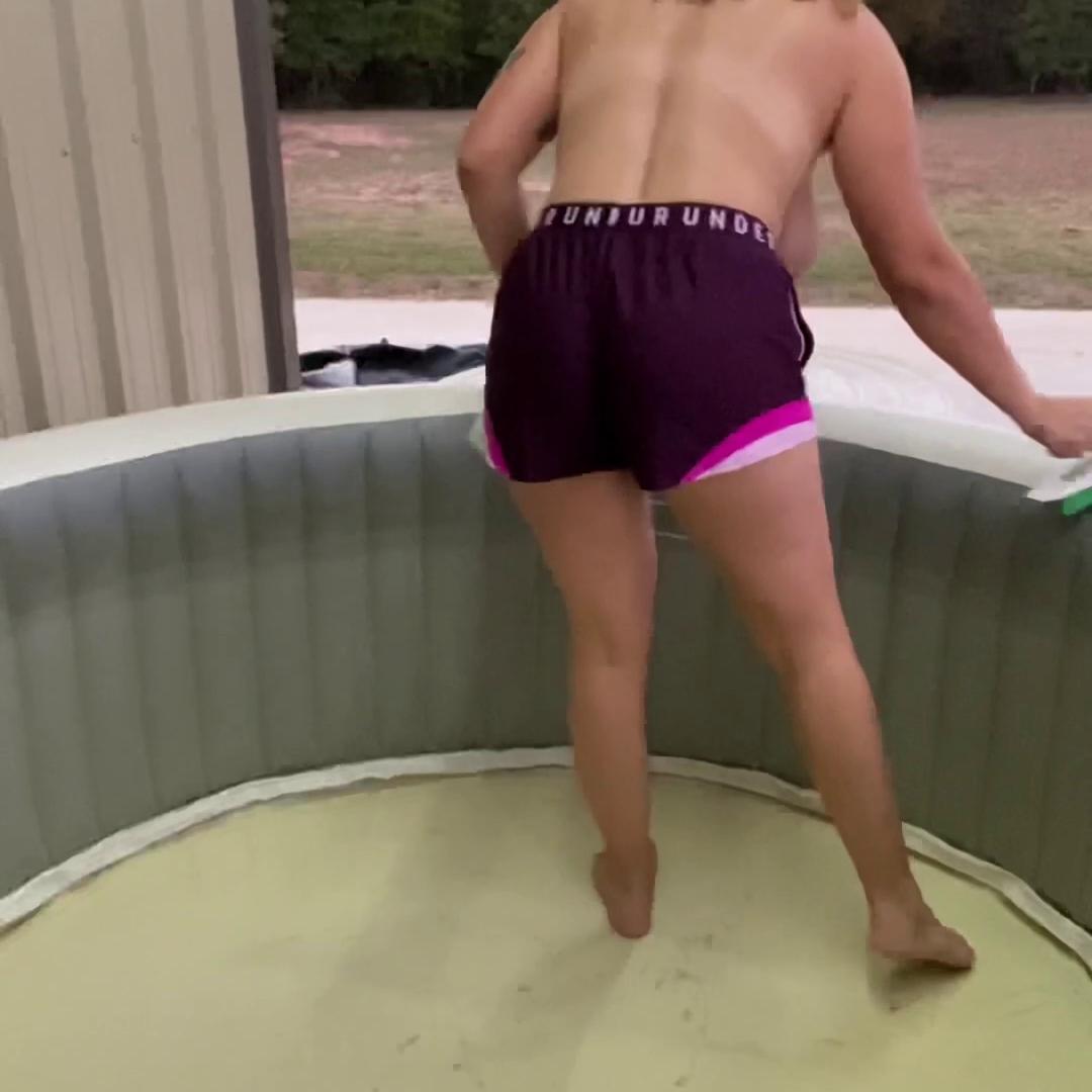 Xoxo_t Topless Cleaning Onlyfans Video Leaked