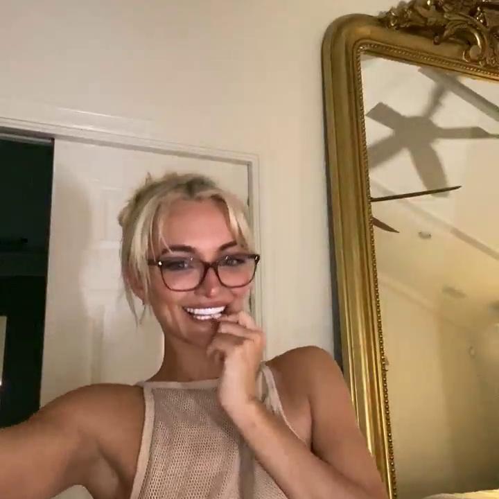 Lindsey Pelas Nude Try On Before Shower
