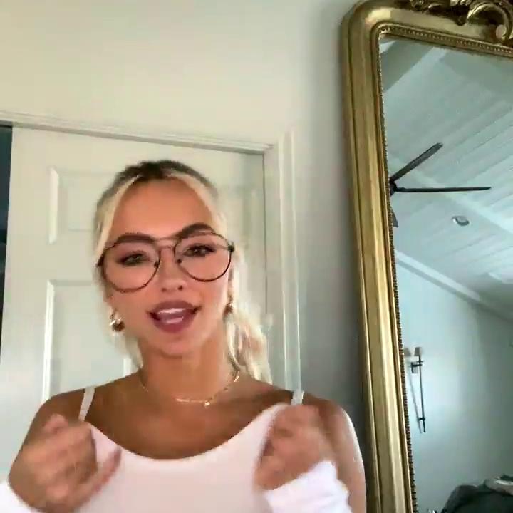 Lindsey Pelas Nude Shower & Try On Video Leaked