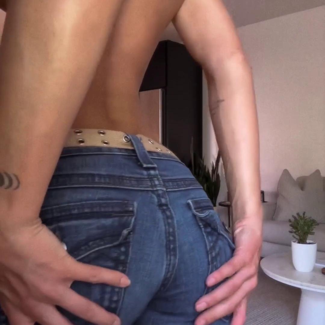 Rachel Cook Nude Boobs Blue Jeans Striptease