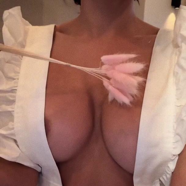 Mirasjuice Nude Onlyfans Mira Twitch Sexy Photos And Video